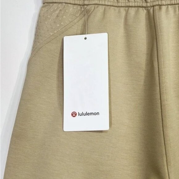 Lululemon NWT Embossed Panel High-Rise Short 4" Trench - Picture 10 of 14